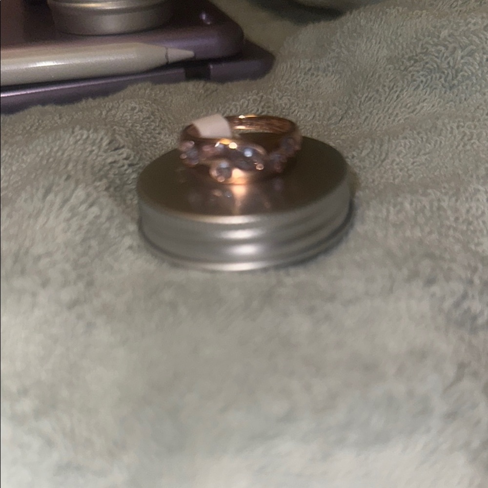 Elegant Gold and Purple Ring